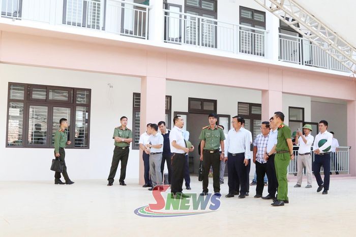 Đoàn công tác kiểm tra tiến độ chuẩn bị khai giảng và khánh thành trường nội trú tại xã Xuân Nha.