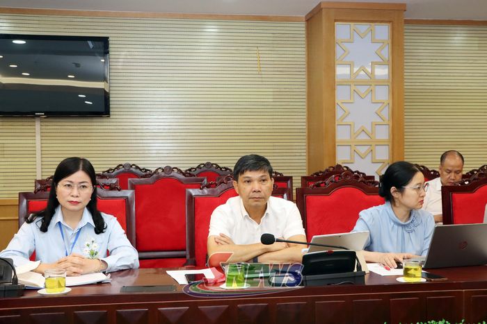 Các đại biểu dự cuộc làm việc.