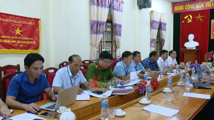 Các đại biểu dự cuộc làm việc.
