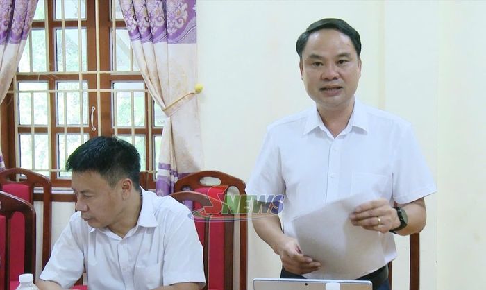 Đồng chí Bí thư Đảng ủy xã Chiềng Sại phát biểu tại cuộc làm việc.