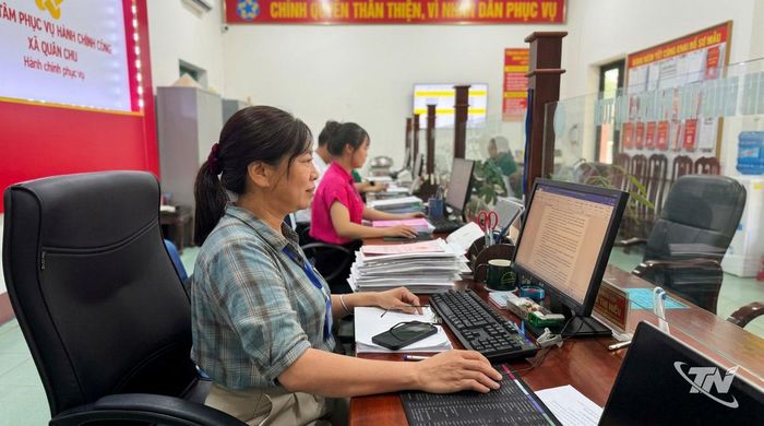 Văn hóa công sở không chỉ ảnh hưởng đến cách thức làm việc mà còn thể hiện kết quả làm việc của mỗi cán bộ, công chức cấp xã trên địa bàn Thái Nguyên.