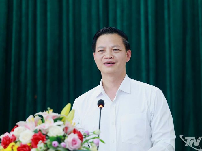 Đồng chí Phó Bí thư Tỉnh ủy, Chủ tịch UBND tỉnh Vương Quốc Tuấn phát biểu tại buổi sinh hoạt Chi bộ tổ dân phố 39.