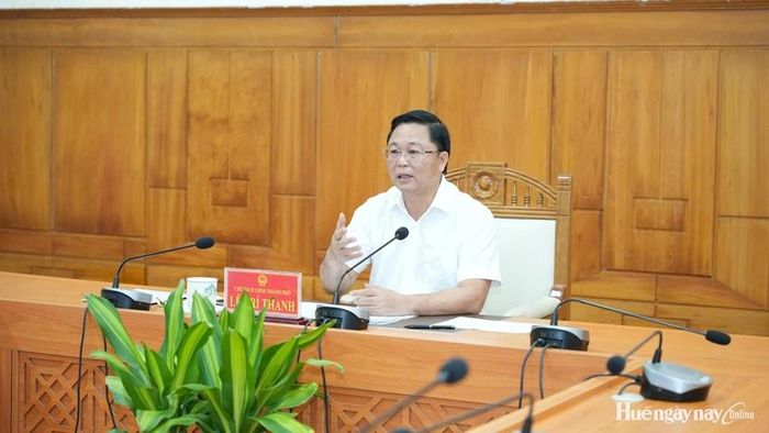 Phó Bí thư Thành ủy, Chủ tịch UBND thành phố Lê Trí Thanh phát biểu kết luận cuộc họp. Ảnh: Ngọc Hiếu