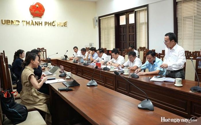 Các đại biểu phát biểu tại buổi làm việc  