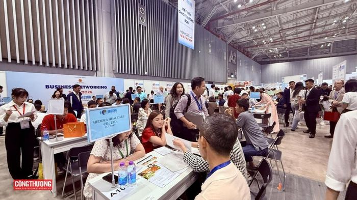 Viet Nam International Sourcing 2026 chào đón hơn 580 đoàn doanh nghiệp quốc tế đến từ 60 quốc gia và vùng lãnh thổ, với 3.000 cuộc B2B được sắp xếp có chọn lọc và 13.000 lượt kết nối.