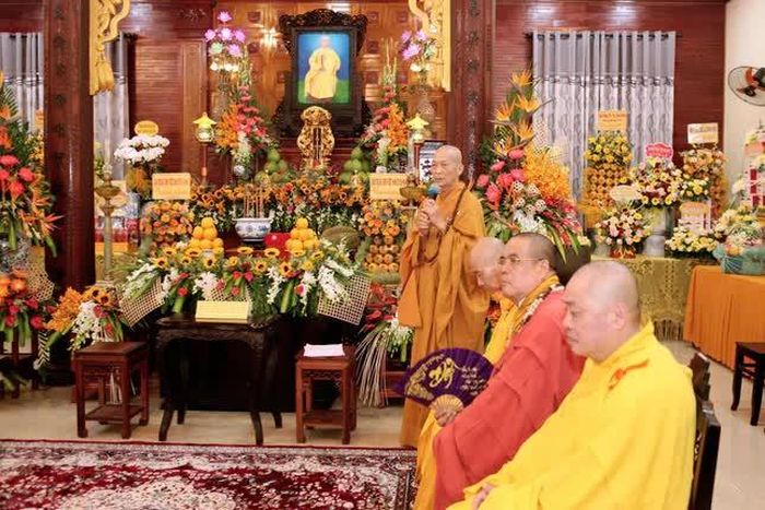 Trưởng lão Hòa thượng Thích Thiện Thành công bố danh sách nhân sự Ban Điều hành tông môn Hòa An