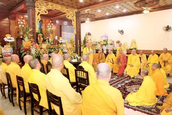 Quang cảnh buổi họp tông môn Hòa An nhân ngày húy nhật Tôn sư