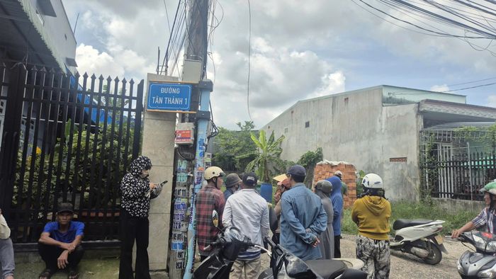 Khu vực lối vào hiện trường vụ án.