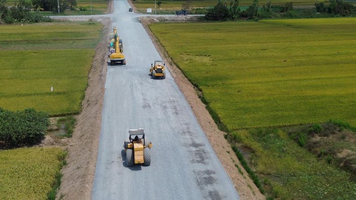 Tỉnh Đồng Tháp ưu tiên đầu tư các tuyến giao thông kết nối hạ tầng logistics, kết nối Đông - Tây từ biên giới đến cửa biển.