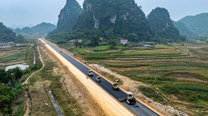 Thi công cao tốc Đồng Đăng - Trà Lĩnh.