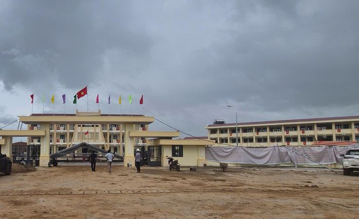 Ngôi trường Tiểu học và THCS nội trú tại tỉnh Gia Lai đang giai đoạn hoàn thiện, sẵn sàng đón học sinh vào năm học mới. 