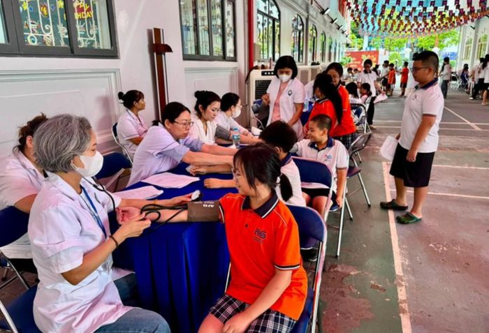 Trẻ cần được theo dõi, phát hiện sớm bệnh để tránh lây nhiễm trong lớp học (ảnh minh họa).