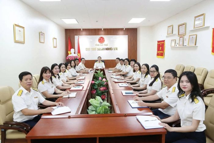 Dù chặng đường phía trước còn nhiều thử thách, nhưng với sự đoàn kết, đồng lòng, cán bộ, công chức ngành Thuế Việt Nam sẽ tiếp tục vững bước trên con đường cùng đất nước chuyển mình. Ảnh: Đức Minh