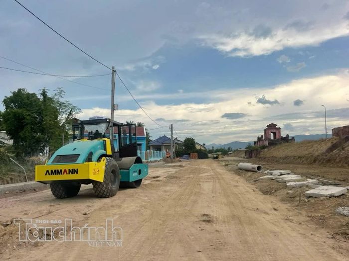 UBND tỉnh Khánh Hoà yêu cầu các chủ đầu tư rà soát toàn bộ danh mục dự án, xác định rõ số vốn có khả năng giải ngân trong tháng 9. Ảnh: Lạc Nguyên