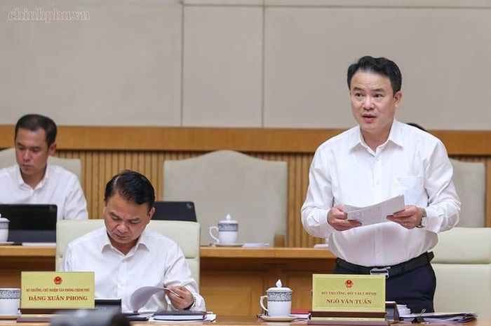 Thứ trưởng Bộ Tài chính Trần Quốc Phương.
