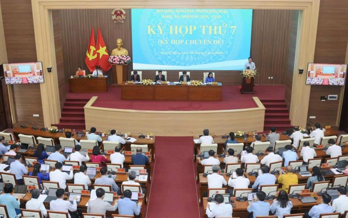 Kỳ họp thứ Bảy (kỳ họp chuyên đề), HĐND tỉnh Quảng Ngãi khóa XIV đã xem xét, thảo luận và thông qua 7 nghị quyết quan trọng