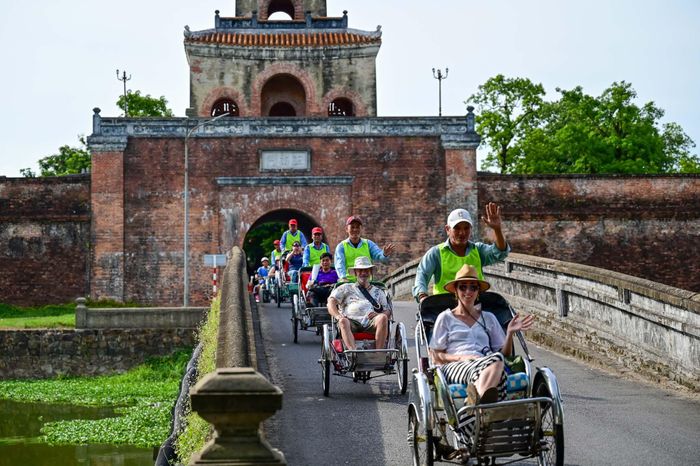 Lợi thế khác biệt của du lịch Việt Nam chính là văn hóa, di sản, cảnh quan thiên nhiên... Ảnh: TTBTDTCĐH