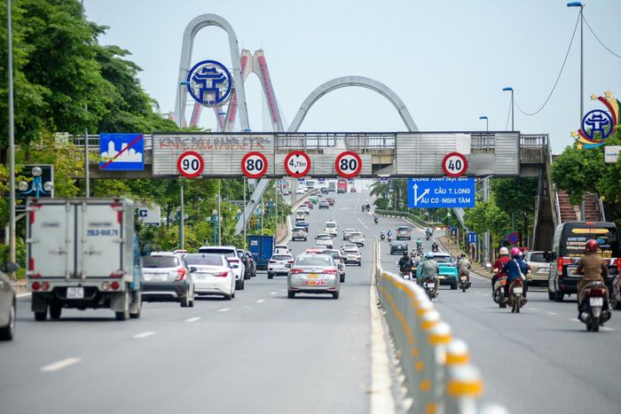 Hệ thống báo hiệu đường bộ trên tuyến