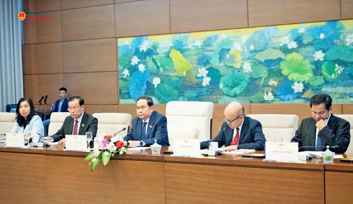 Chủ tịch Quốc hội Trần Thanh Mẫn và các đại biểu tại cuộc tiếp