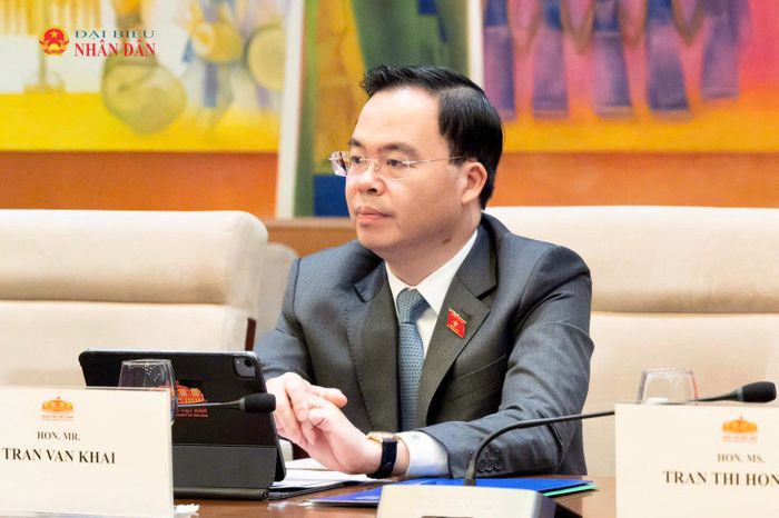 Phó Chủ nhiệm Ủy ban Khoa học, Công nghệ và Môi trường Trần Văn Khải dự cuộc tiếp