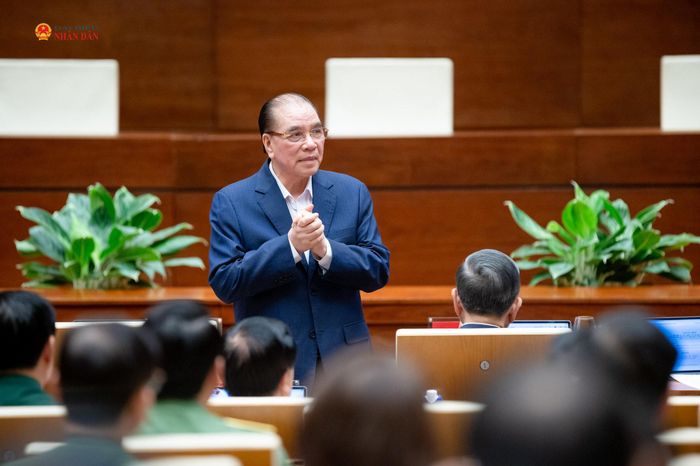 Nguyên Tổng Bí thư Nông Đức Mạnh dự Hội nghị toàn quốc nghiên cứu, học tập, quán triệt và triển khai một số nghị quyết, chỉ thị của Bộ Chính trị