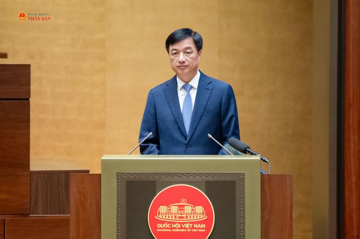 Trưởng ban Tổ chức Trung ương Nguyễn Duy Ngọc trình bày chuyên đề "Những nội dung trọng tâm, cốt lõi Nghị quyết của Bộ Chính trị về phát huy tính tiên phong, gương mẫu, tinh thần đổi mới, dám nghĩ, dám làm, dám chịu trách nhiệm của đội ngũ cán bộ, đảng viên trong kỷ nguyên mới"