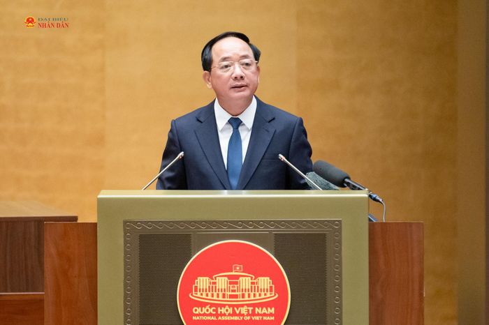 Trưởng Ban Tuyên giáo Trung ương Trịnh Văn Quyết trình bày chuyên đề “Những nội dung trọng tâm, cốt lõi Nghị quyết của Bộ Chính trị về Chiến lược công tác tư tưởng trong bối cảnh mới” và “Những nội dung trọng tâm, cốt lõi Nghị quyết của Bộ Chính trị về Chiến lược công tác tư tưởng trong bối cảnh mới”
