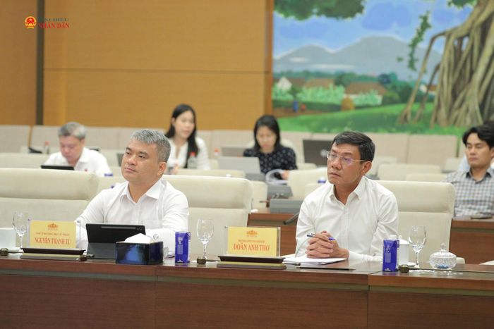 Các đại biểu tham dự phiên họp