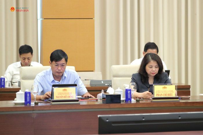 Các đại biểu tham dự phiên họp