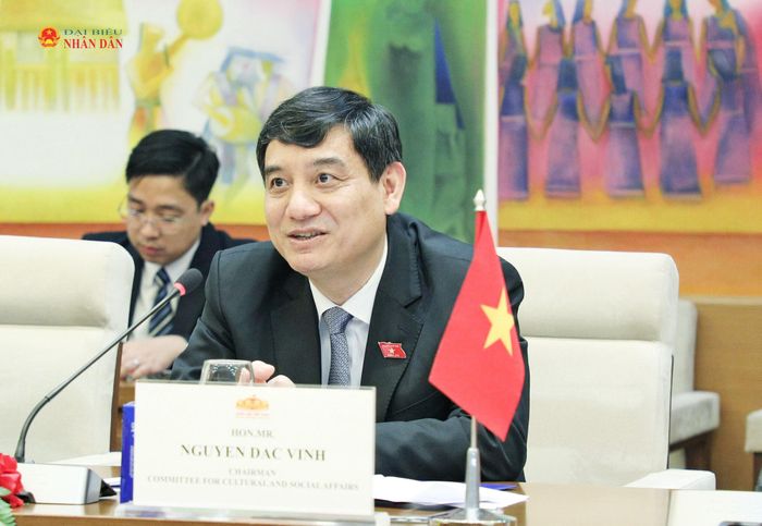 Chủ nhiệm Ủy ban Văn hóa và Xã hội Nguyễn Đắc Vinh phát biểu tại cuộc làm việc