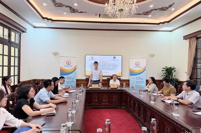 Giám đốc Quỹ Hỗ trợ xây dựng chính sách, pháp luật Đặng Trần Anh Tuấn phát biểu tại lễ ký kết. Ảnh: Quỳnh Hoa