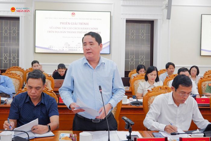 Phó Giám đốc Sở Nội vụ thành phố Nguyễn Tấn Phong phát biểu