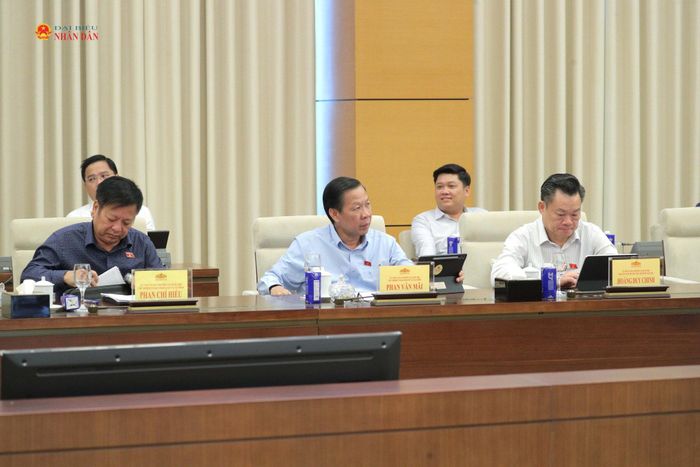 Các đại biểu dự phiên họp