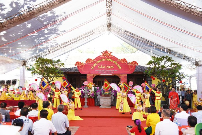 Một tiết mục văn nghệ tại lễ khai hội. Ảnh: Lâm Hòa/Mekong ASEAN.