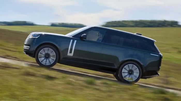 Range Rover Electric có mô-men xoắn cực đại 850 Nm và hệ dẫn động 4 bánh. Ảnh: Range Rover