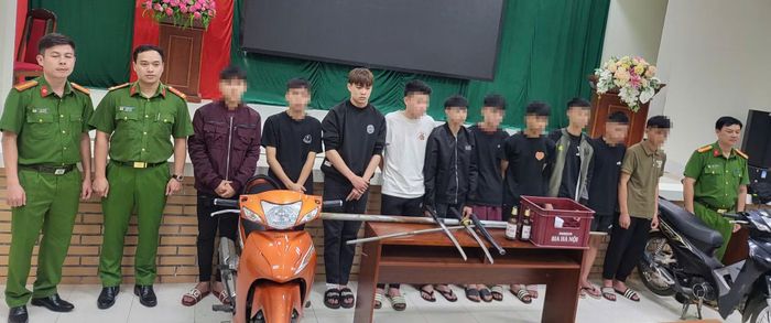  Các đối tượng tại cơ quan Công an. 