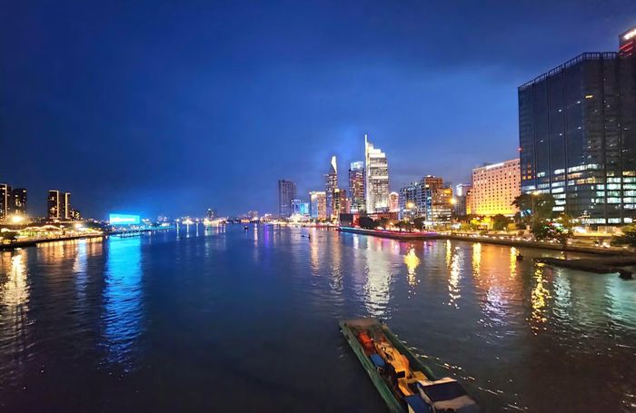 Một góc trung tâm TP Hồ Chí Minh về đêm.