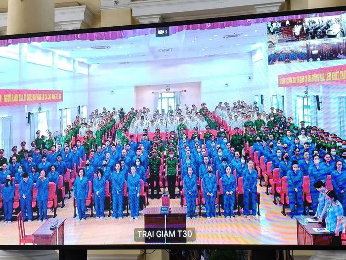 Các bị cáo đang nghe tuyên án tại điểm cầu Trại giam Chí Hòa (T30)