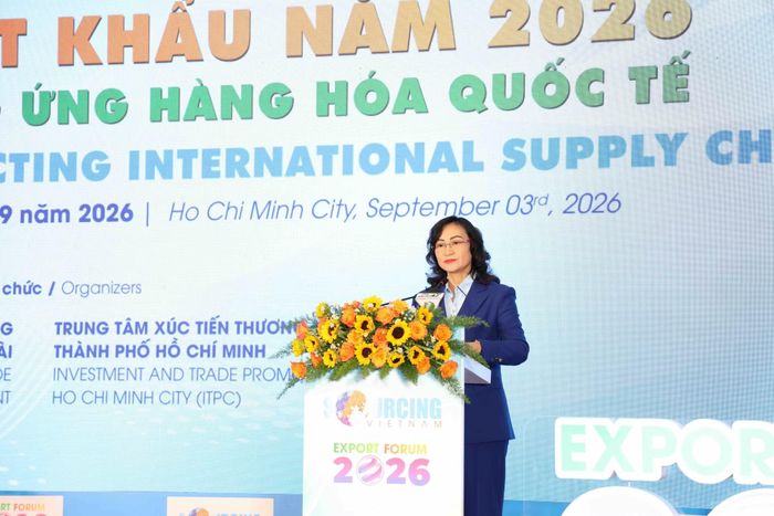 Bà Phan Thị Thắng, Thứ trưởng Bộ Công Thương phát biểu khai mạc.