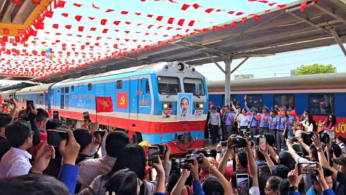 Hành khách đi tàu trên một số chặng ngắn Vinh-Hà Nội, Đà Nẵng-Diêu Trì sẽ được giảm 15 - 40% giá vé trong những ngày đầu tháng 9