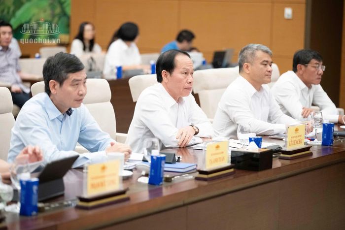 Các đại biểu tham dự phiên họp.