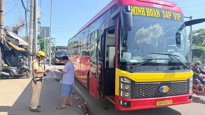 CSGT Công an TP Hồ Chí Minh tăng cường kiểm tra xử lý theo chuyên đề trọng tâm “xe khách, xe giường nằm” nhằm đảm bảo TTATGT trên địa bàn Thành phố.