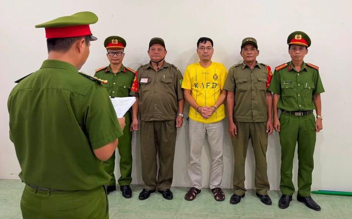 Cơ quan Cảnh sát điều tra Công an TP Hồ Chí Minh thi hành Lệnh bắt giữ khẩn cấp với Bùi Đức Đại để điều tra hành vi “Gây rối trật tự công cộng”.