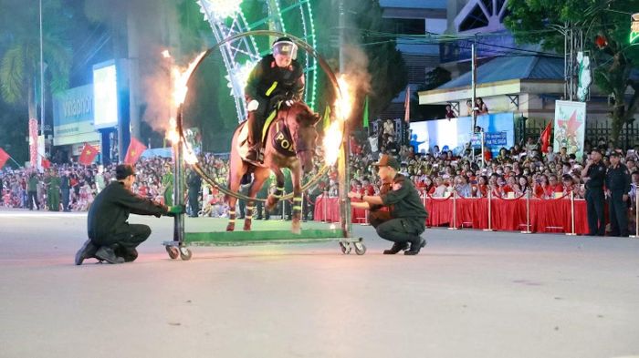 Kỹ thuật điều khiển ngựa vượt vật cản.