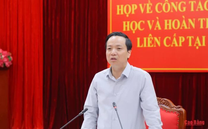 Chủ tịch UBND tỉnh Lê Hải Hòa kết luận cuộc họp.