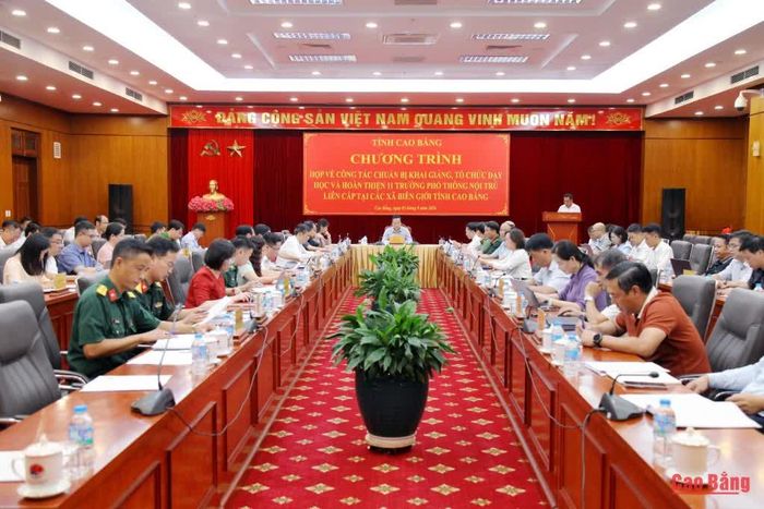 Toàn cảnh cuộc họp.