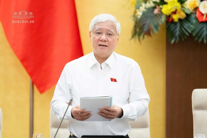  Phó Chủ tịch Thường trực Quốc hội Đỗ Văn Chiến phát biểu tại Phiên họp. Ảnh: VPQH