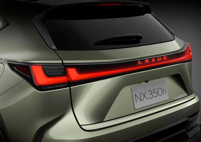 Tại Việt Nam, NX 350h hiện có giá từ 3,270 tỷ đồng. (Ảnh: Lexus)