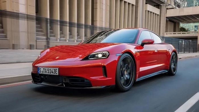 Porsche Taycan được cảnh báo liên quan đến mô-đun pin điện áp cao (ảnh minh họa).