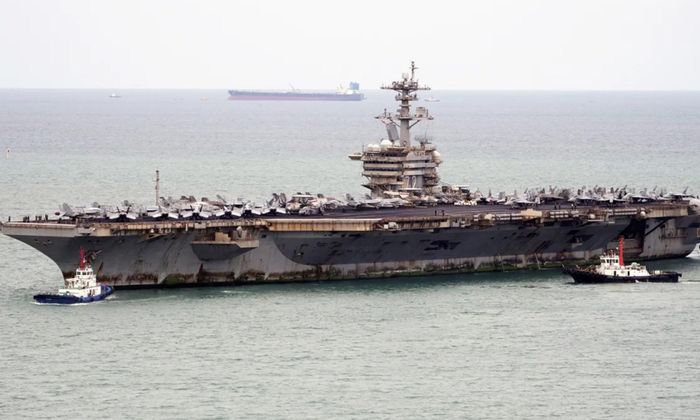 Tình trạng rỉ sét của tàu sân bay USS Abraham Lincoln đã "gây sốc" cho giới quan sát - Ảnh: Reuters/AP